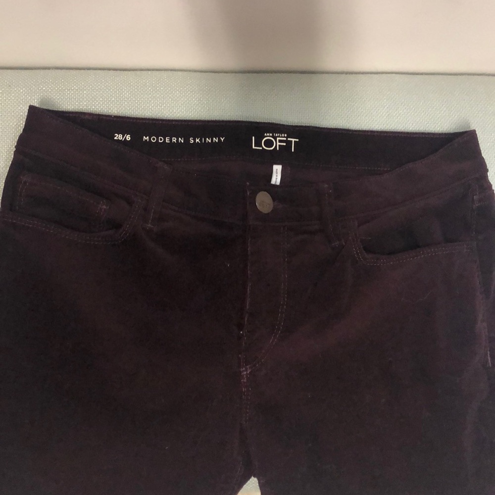 LOFT burgundy corduroy ankle pants size 28/6